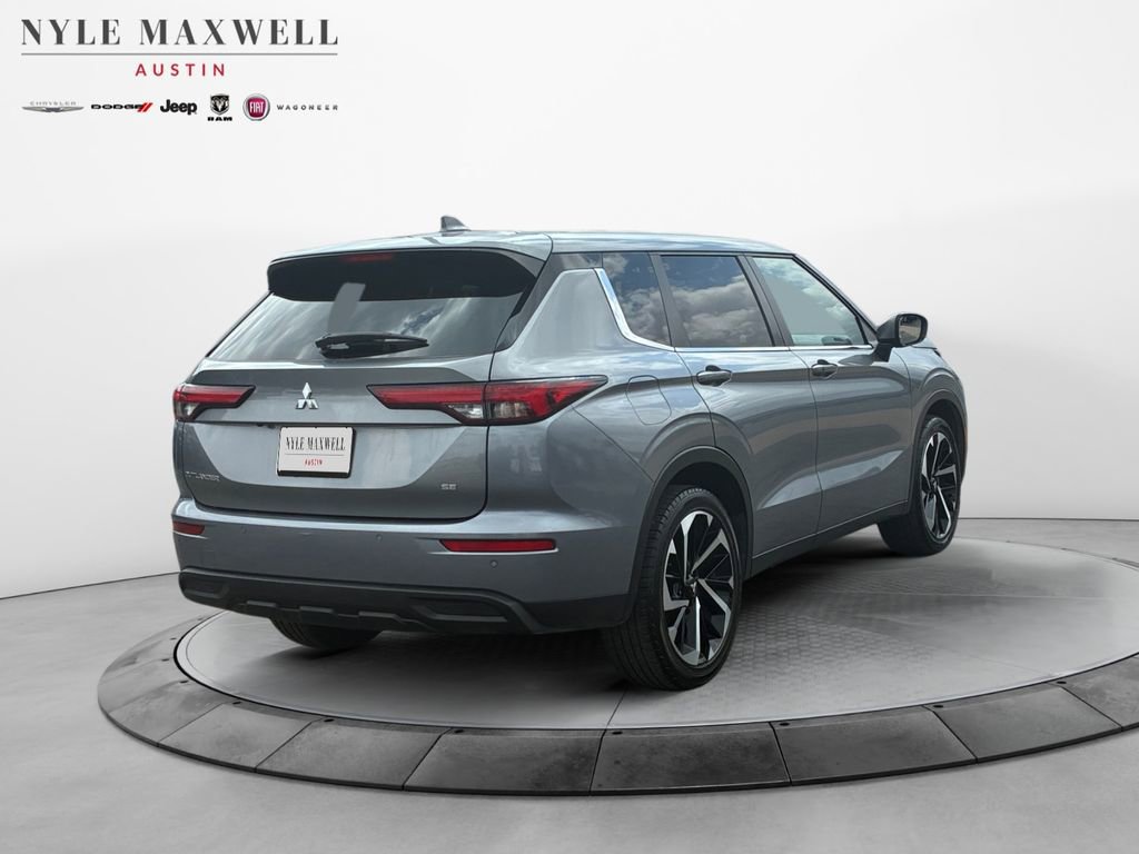 Used 2024 Mitsubishi Outlander SE image 16