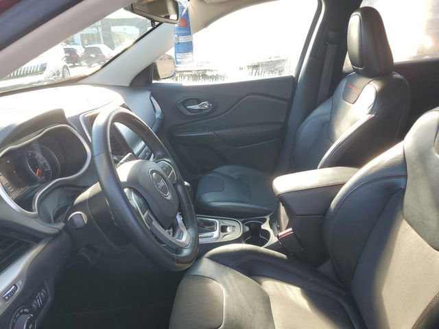 Used 2016 Jeep Cherokee Trailhawk w/ Cold Weather Group image 17