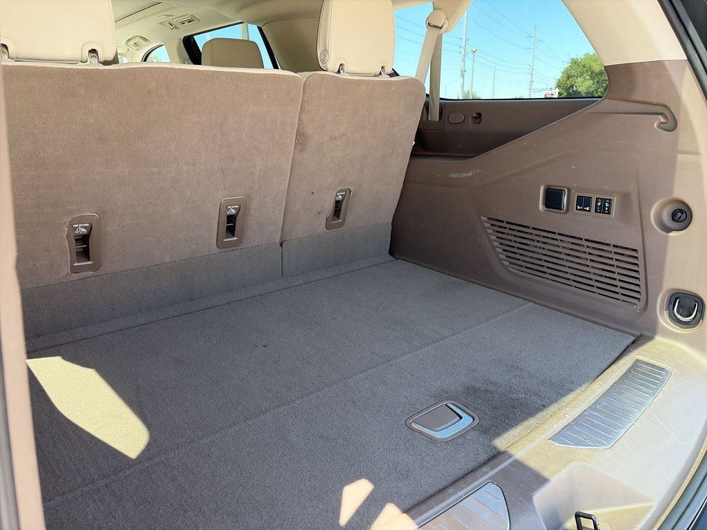 Used 2024 GMC Yukon XL Denali RWD image 33