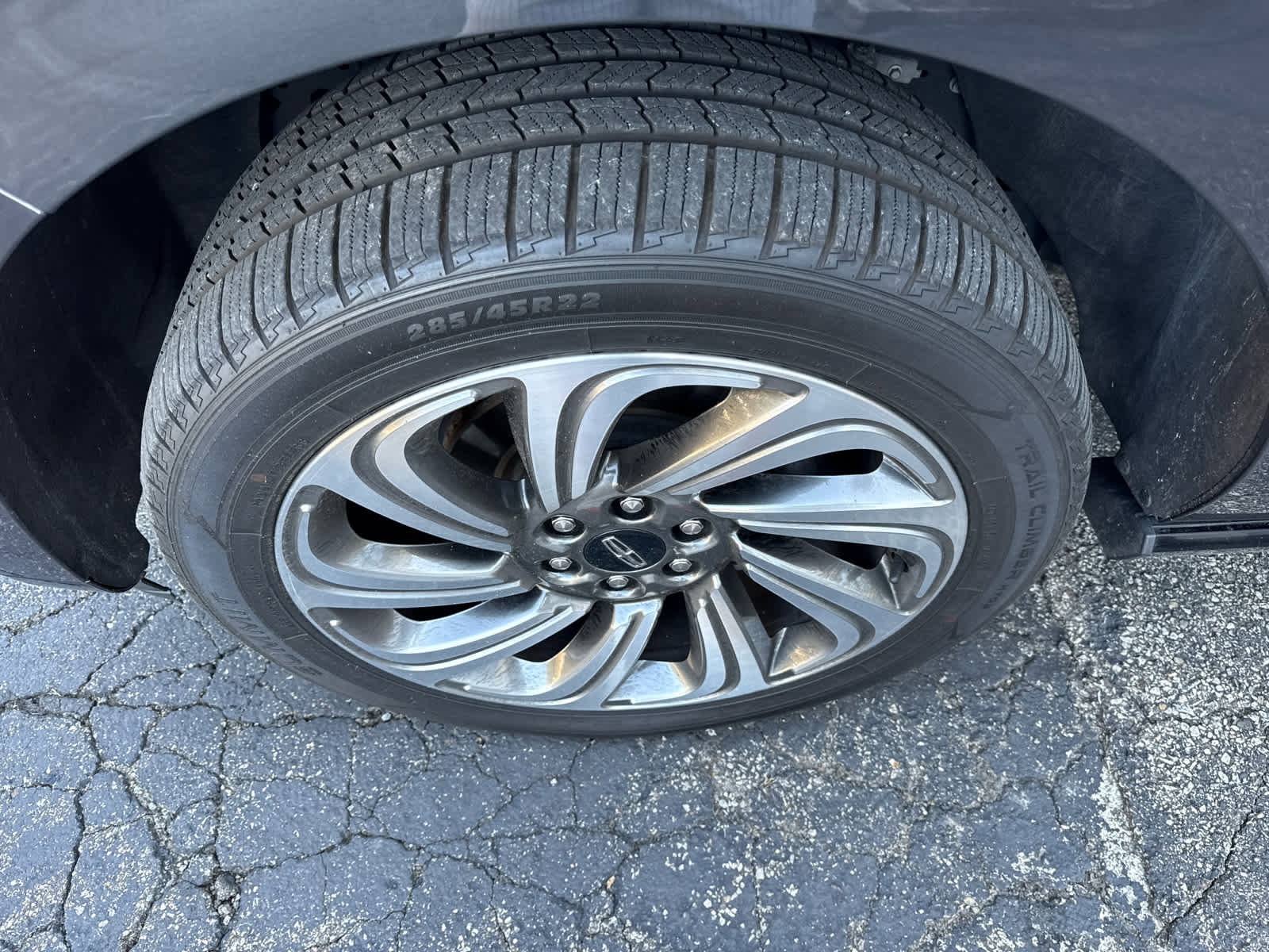 Used 2023 Lincoln Navigator Reserve image 2