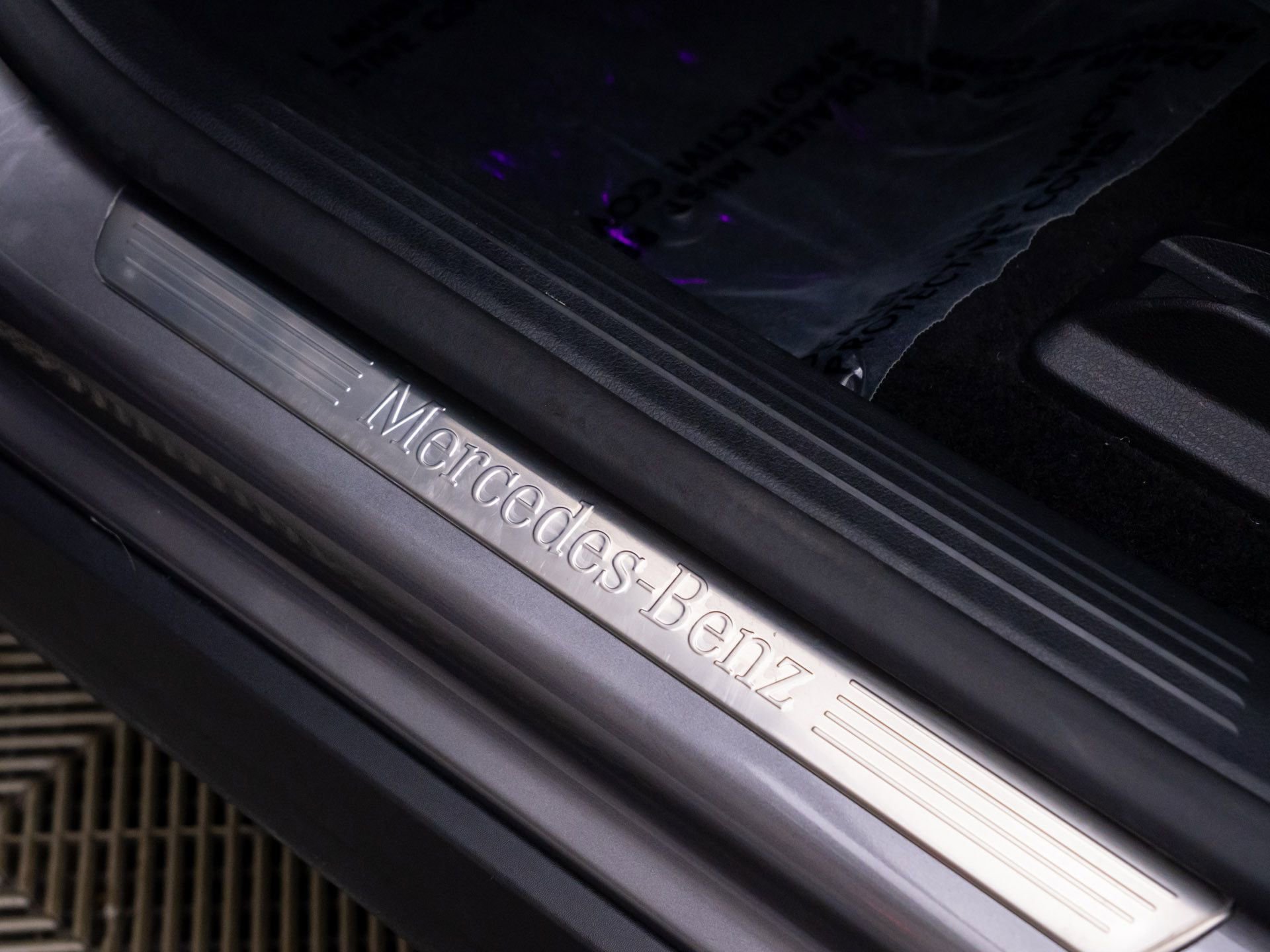 Certified 2023 Mercedes-Benz EQB 300 4MATIC w/ Exclusive Package image 17