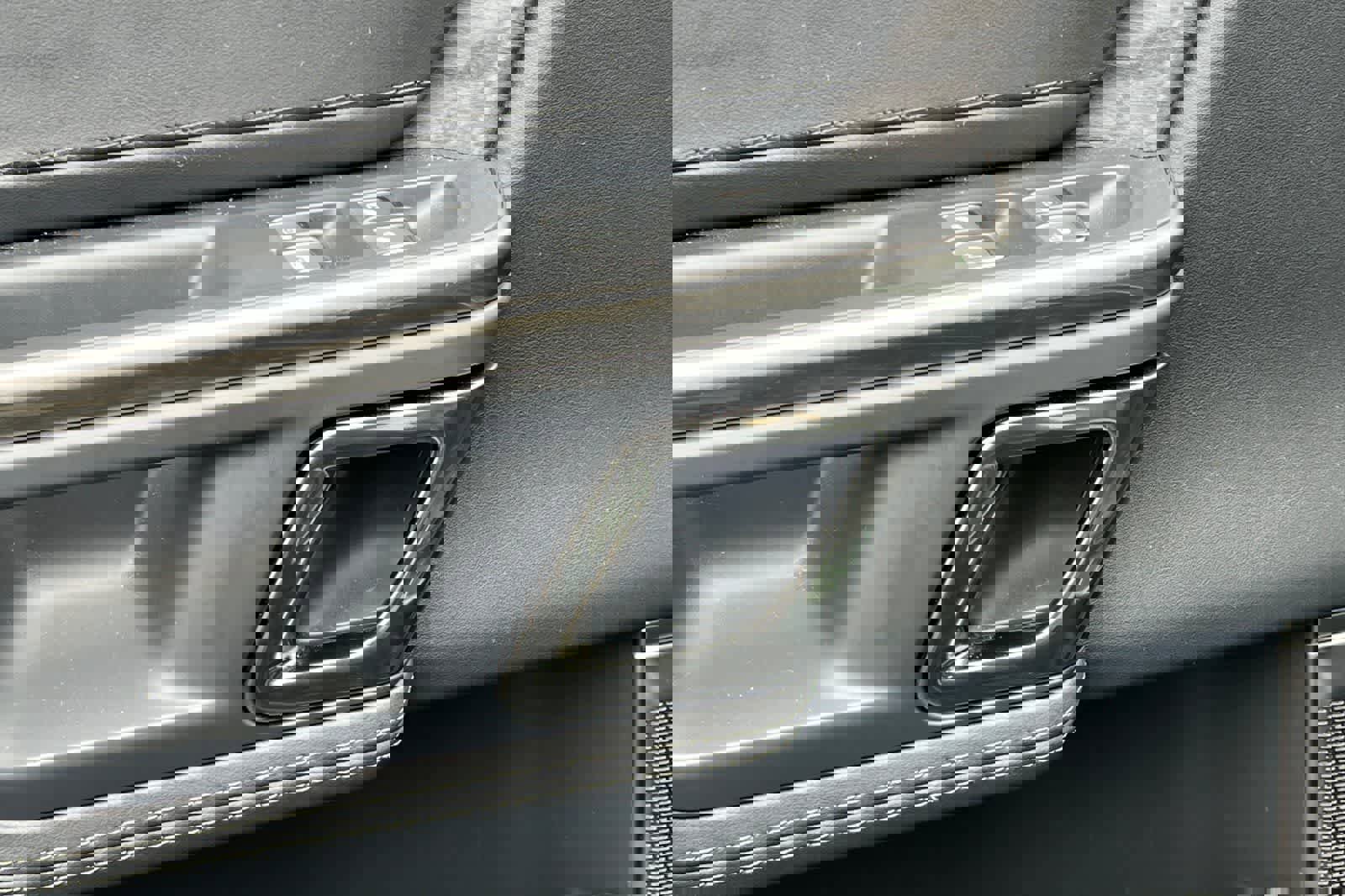 Used 2022 Rivian R1T Adventure image 15