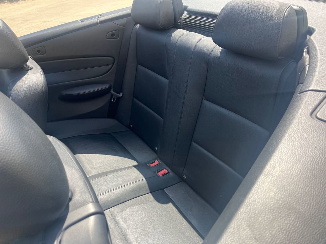 Used 2010 BMW 135i Convertible w/ Premium Pkg image 17