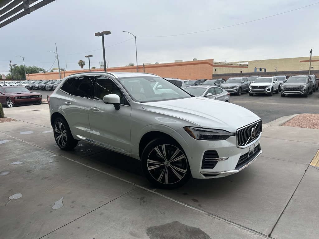Used 2022 Volvo XC60 T8 Inscription w/ Advanced Package AWD/4WD image 5