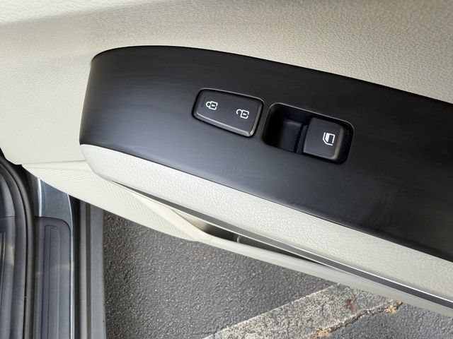 Certified 2023 Kia Soul LX w/ LX Technology Package FWD image 33