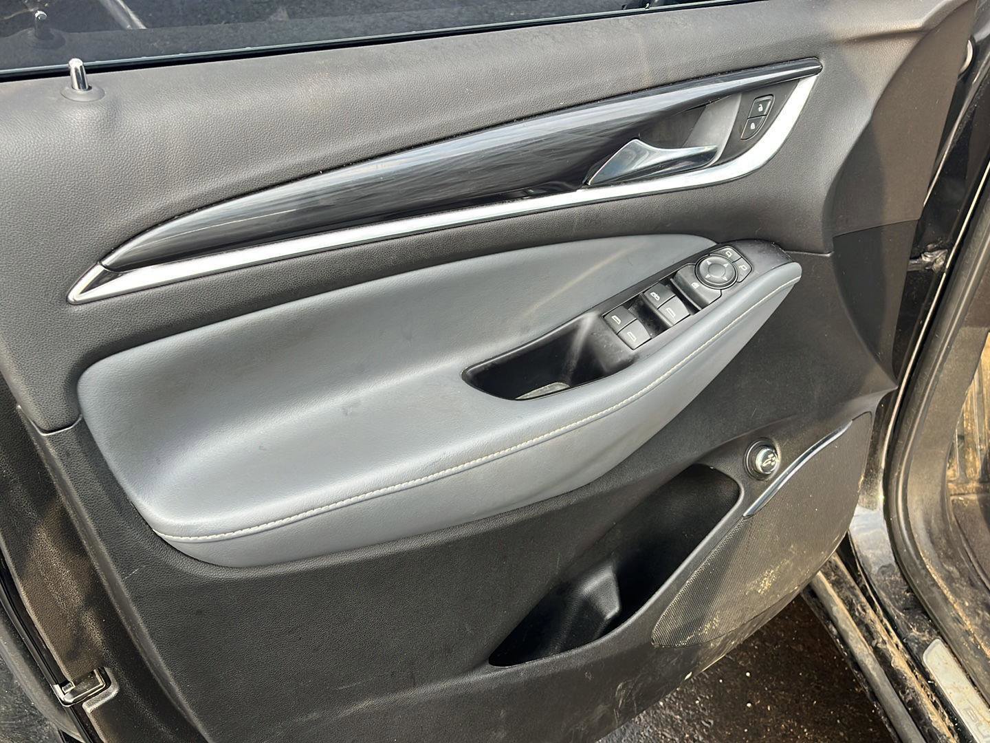 Used 2020 Buick Enclave Essence w/ Sport Touring Edition FWD image 18