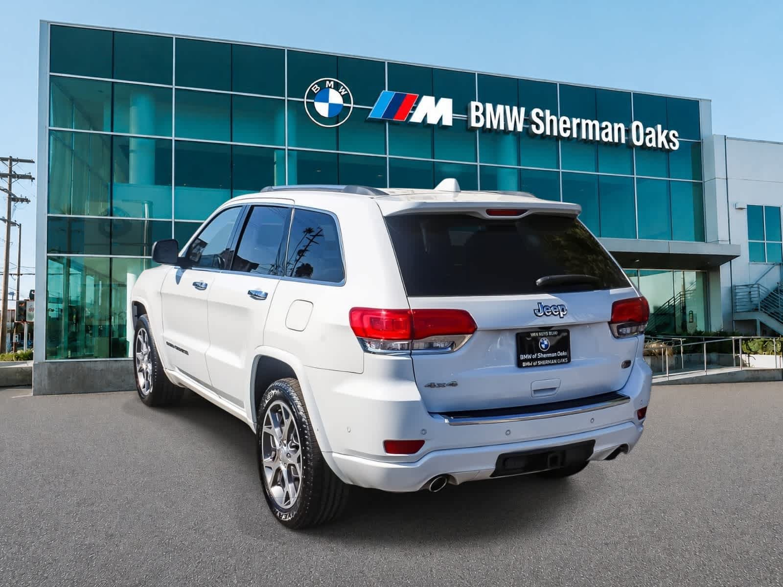 Used 2021 Jeep Grand Cherokee Overland AWD/4WD image 6