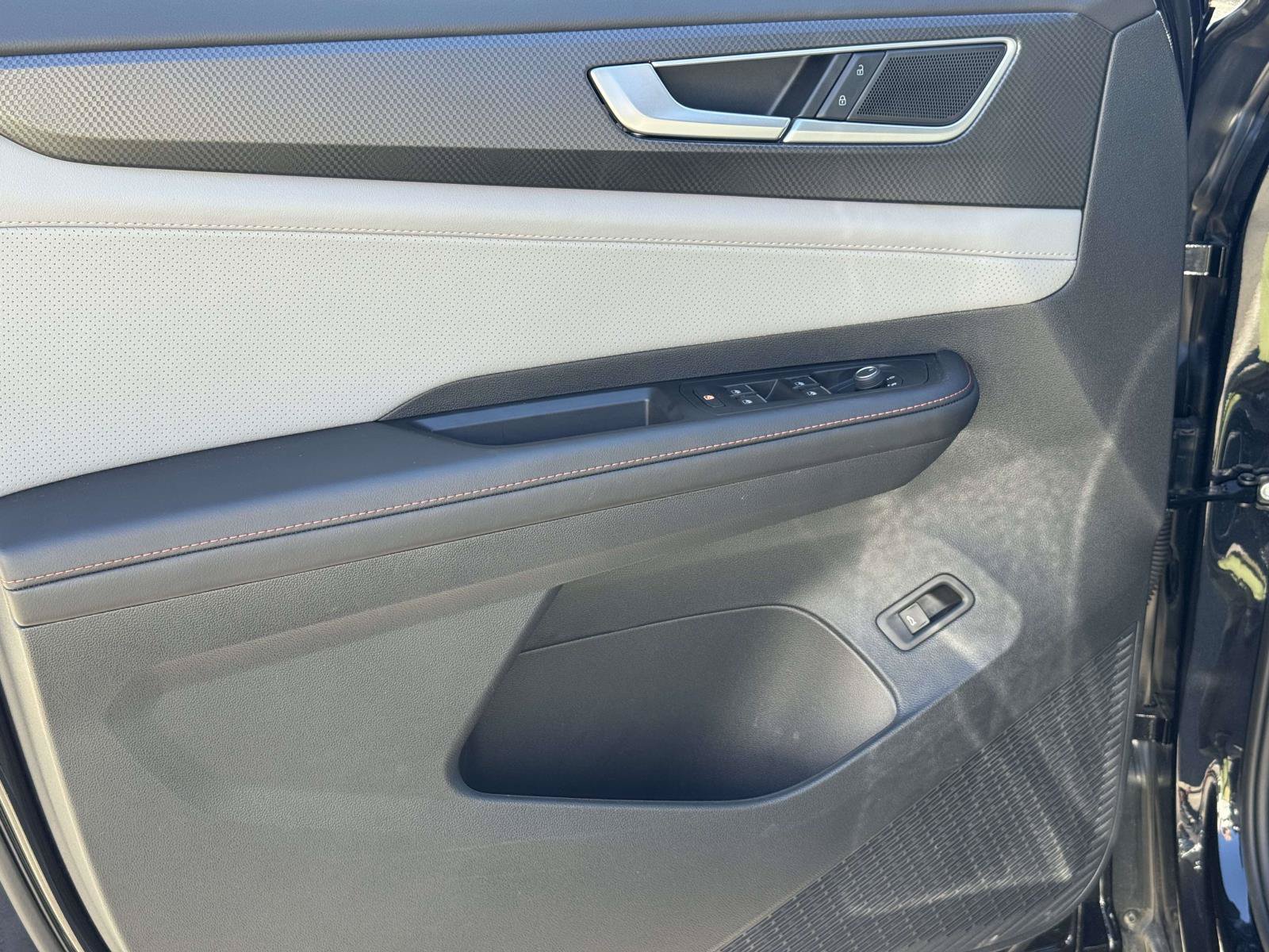 Certified 2026 Volkswagen Atlas Peak Edition AWD/4WD image 18