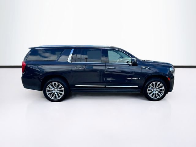 Used 2023 GMC Yukon XL Denali image 9