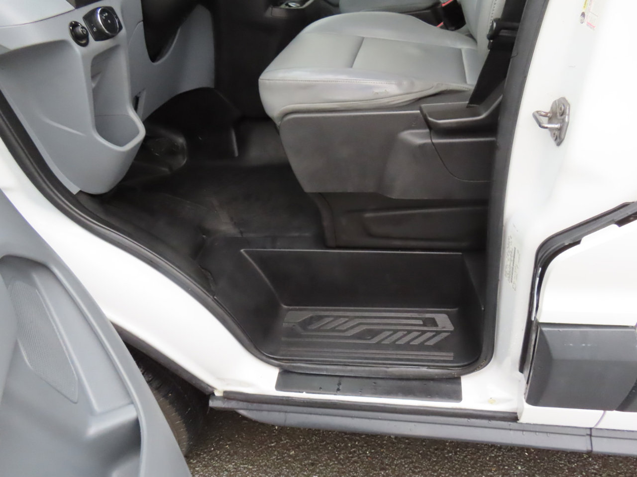 Used 2018 Ford Transit 250 130 Low Roof image 8