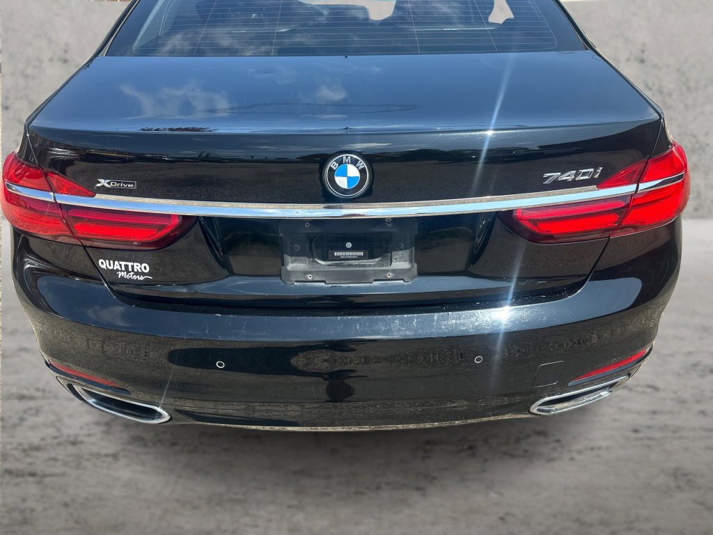Used 2019 BMW 740i xDrive AWD/4WD image 14