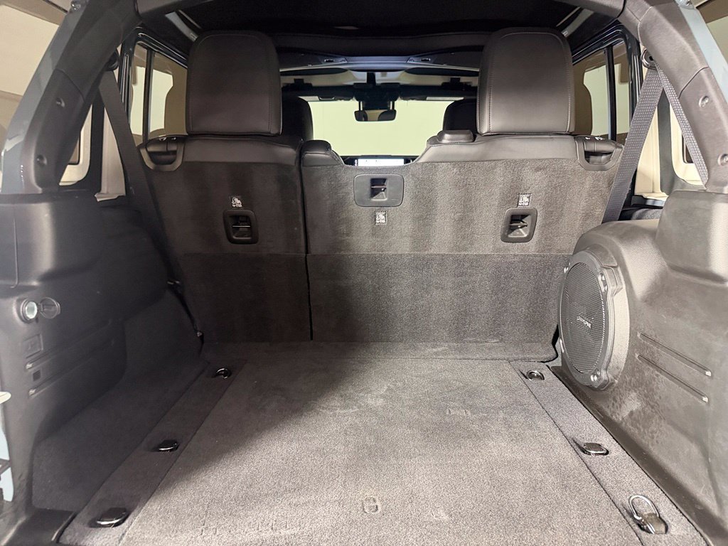 Used 2024 Jeep Wrangler Unlimited Rubicon AWD/4WD image 21