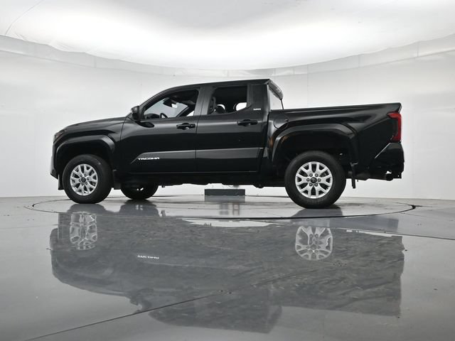 Used 2024 Toyota Tacoma SR5 AWD/4WD image 39