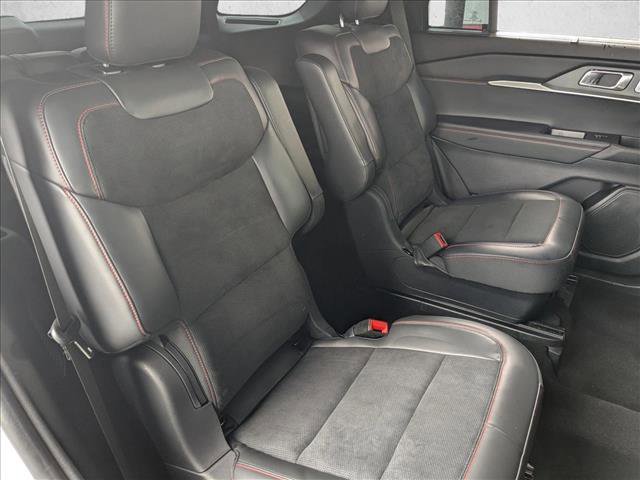 Used 2025 Ford Explorer ST image 24