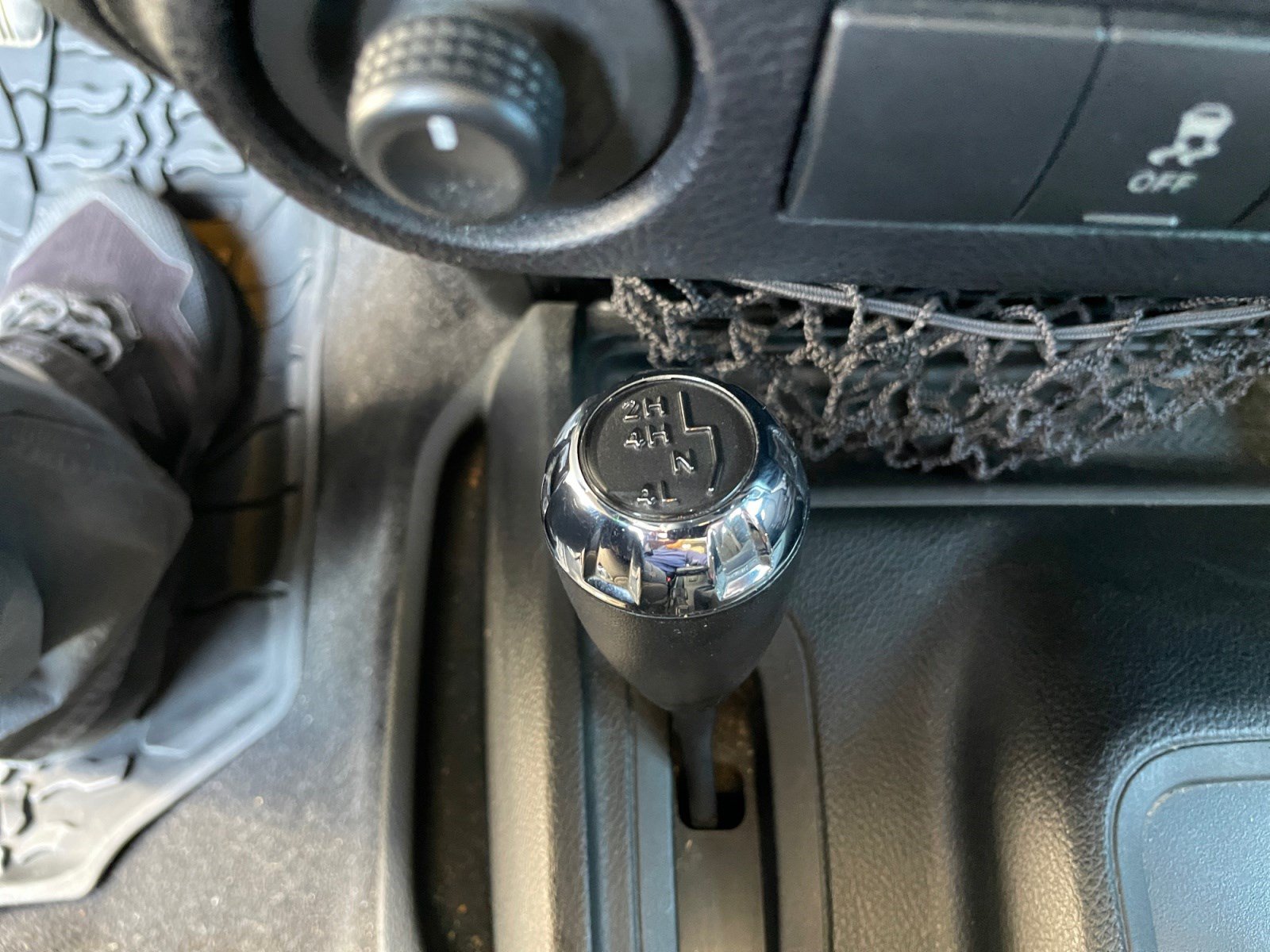 Used 2017 Jeep Wrangler Unlimited Sahara w/ Connectivity Group AWD/4WD image 20
