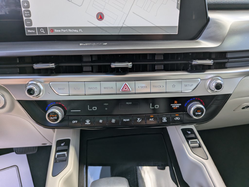 Certified 2024 Kia Telluride S w/ S Sunroof Package FWD image 25