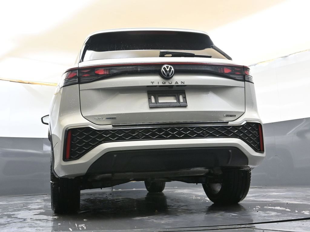 New 2026 Volkswagen Tiguan SEL R-Line image 41
