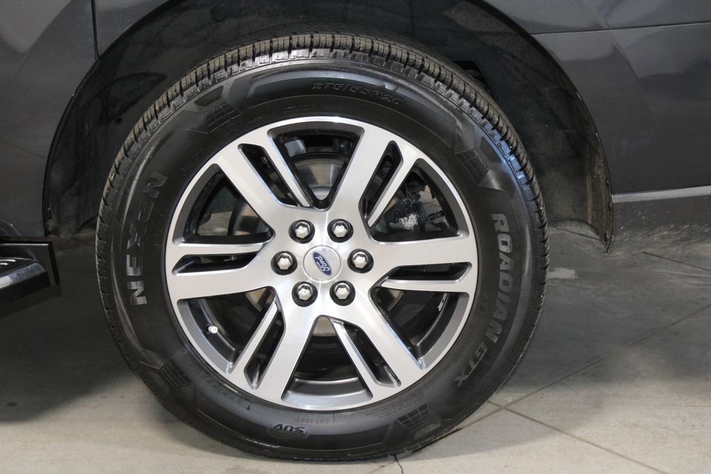 Used 2022 Ford Expedition Max Limited image 18