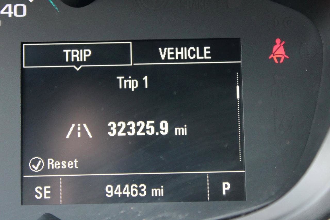 Used 2021 Chevrolet Trax LT w/ LT Convenience Package image 24