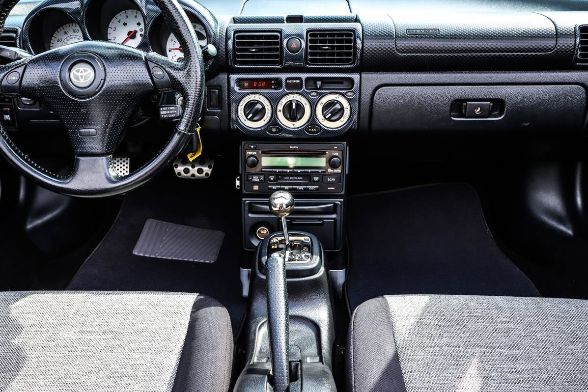 Used 2003 Toyota MR2 RWD image 20