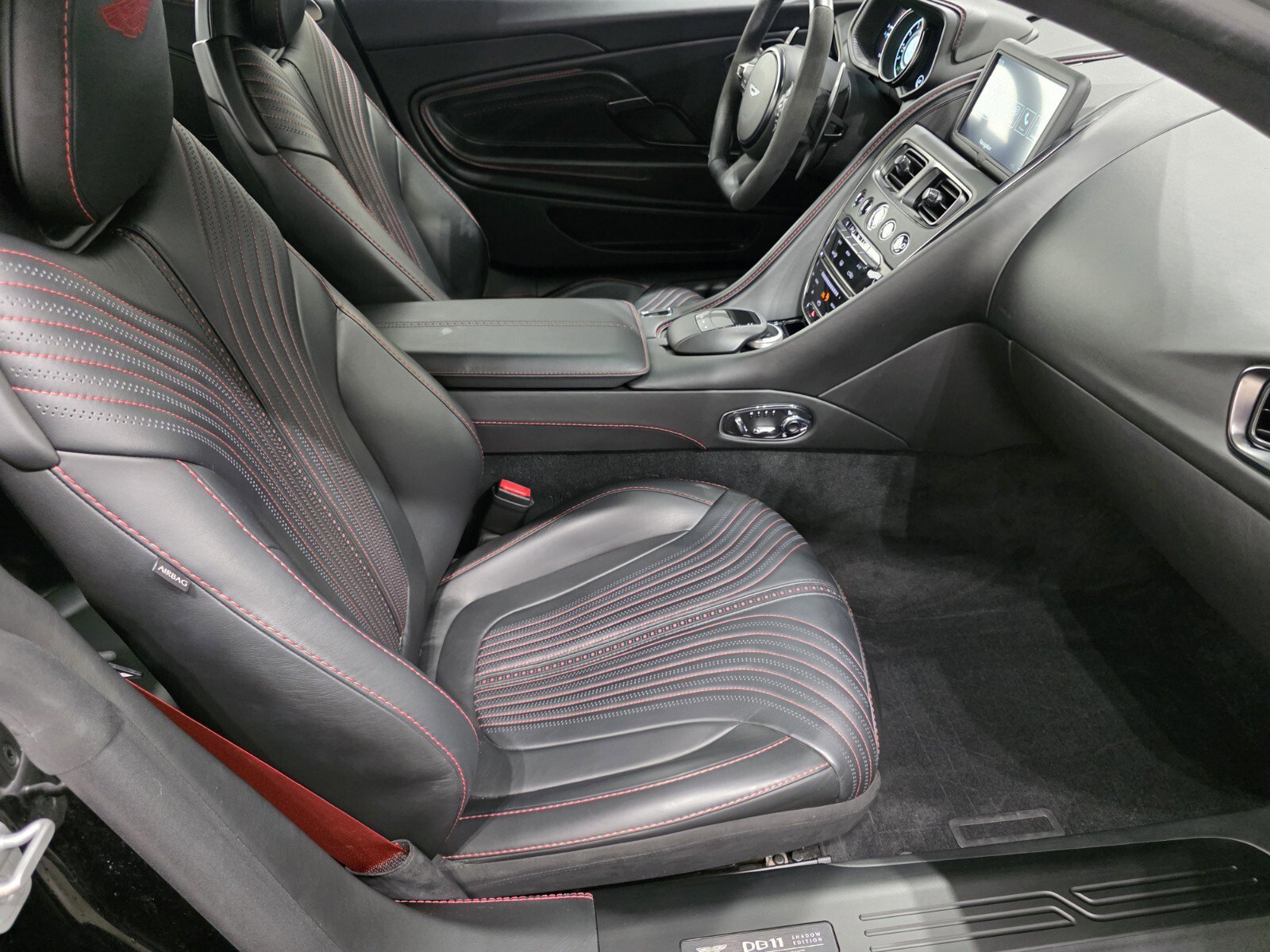 Used 2021 Aston Martin DB11 Coupe image 20