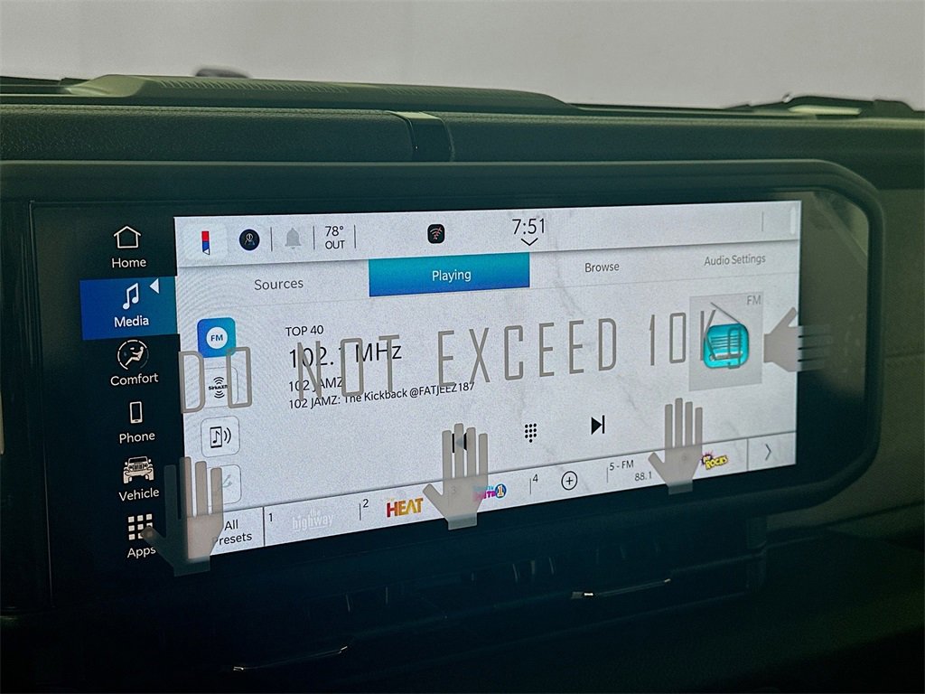 New 2025 Jeep Gladiator Sport image 13