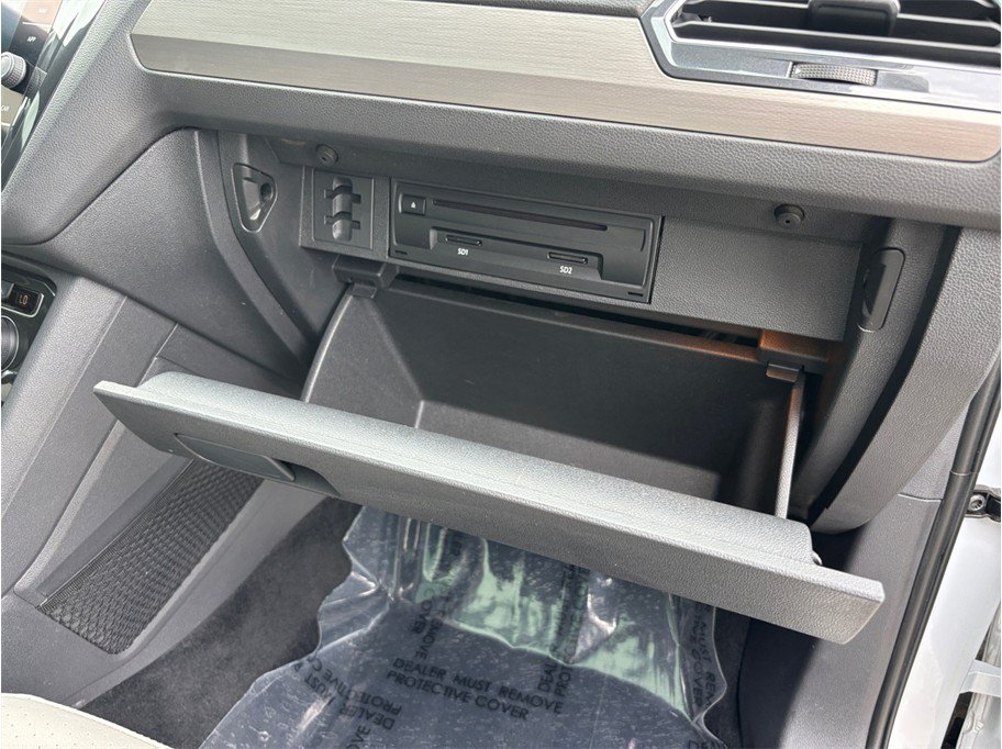 Used 2019 Volkswagen Tiguan SEL R-Line FWD image 45