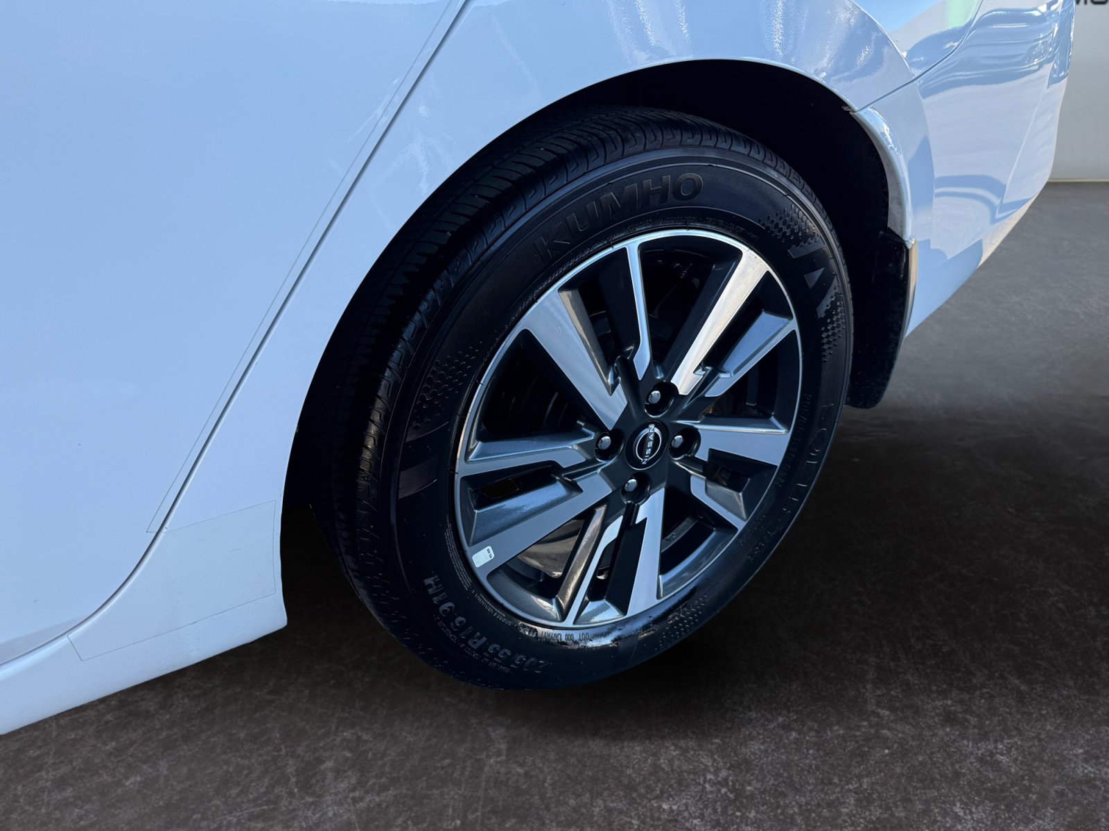 Used 2025 Nissan Versa S w/ S Plus Package image 14