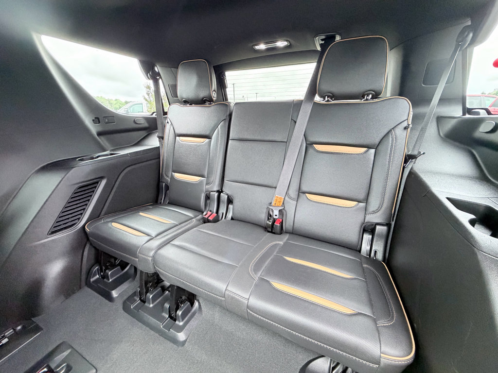 Used 2023 GMC Yukon AT4 w/ AT4 Premium Plus Package AWD/4WD image 31