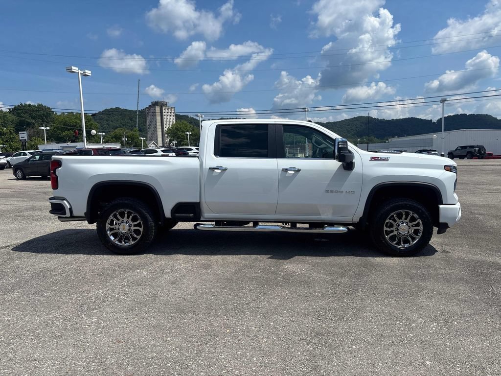 New 2026 Chevrolet Silverado 2500 LT w/ Z71 Chrome Sport Edition AWD/4WD image 6