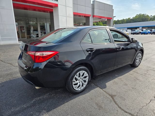 Used 2017 Toyota Corolla LE w/ Carpet Mat Package (TMS) FWD image 8