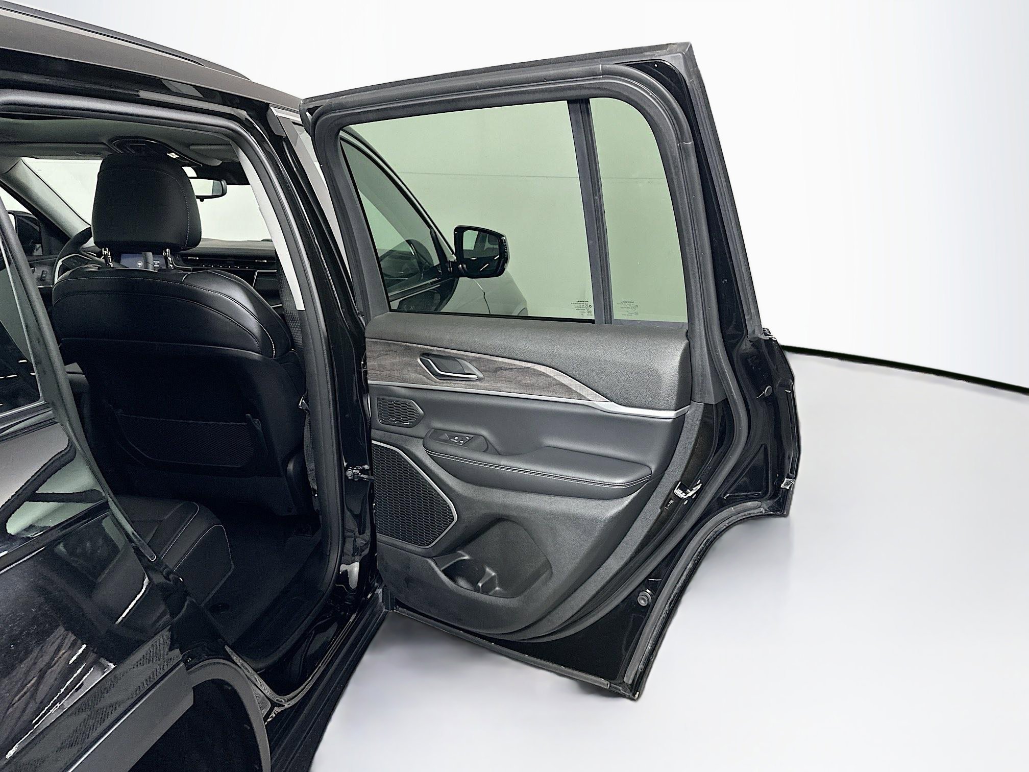 Used 2022 Jeep Grand Cherokee Limited 4xe w/ MOPAR Finishing Package image 32