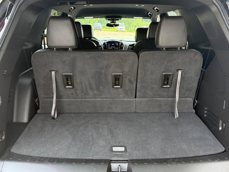 Used 2023 Chevrolet Traverse LT image 5