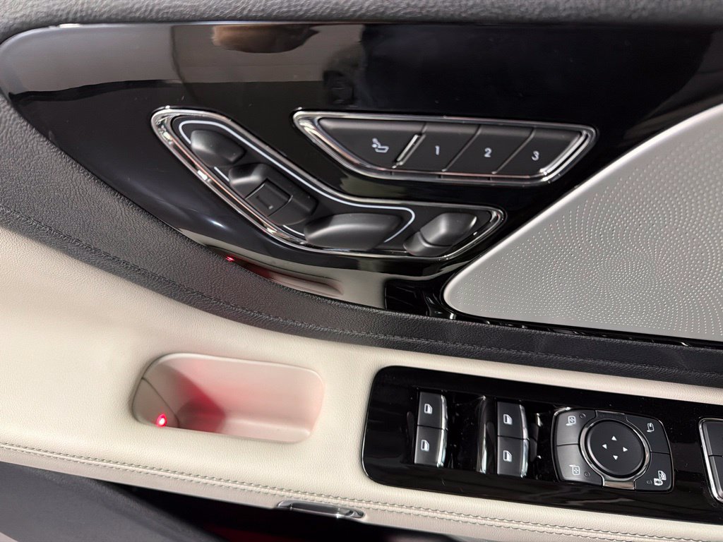 New 2026 Lincoln Aviator Reserve AWD/4WD image 28