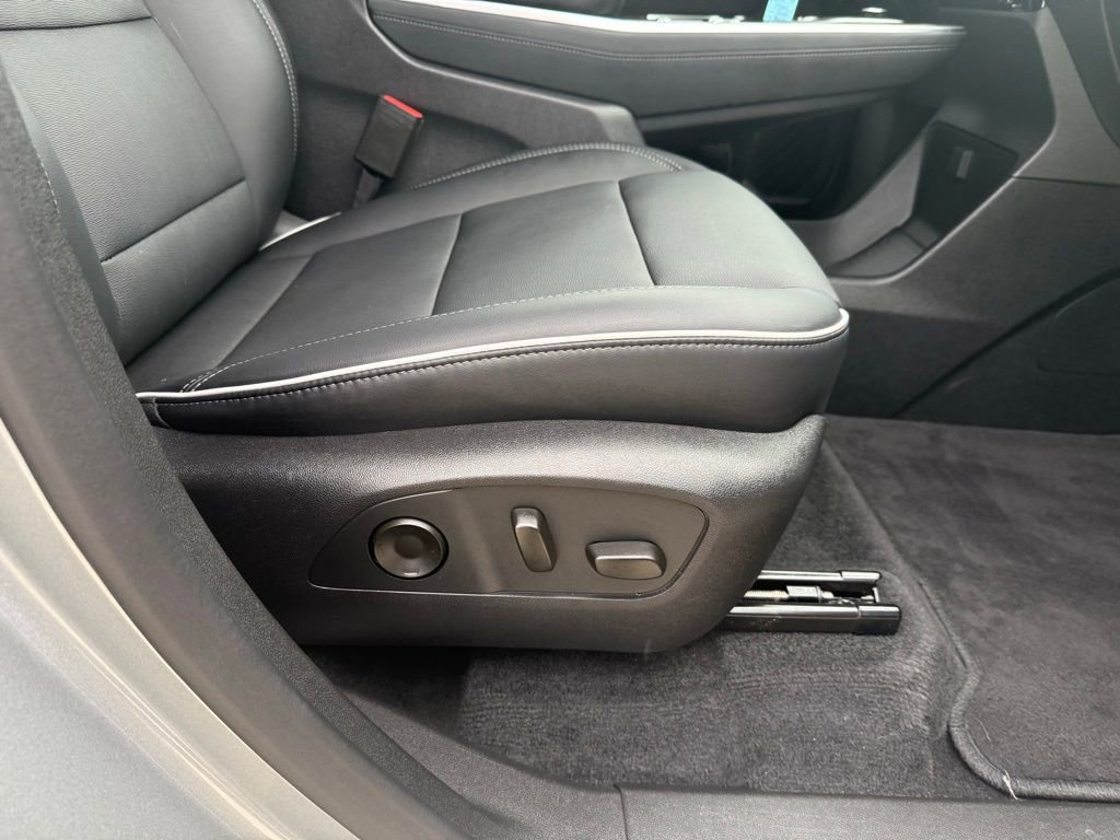 Used 2025 Buick Enclave Preferred image 23