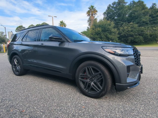 New 2027 Ford Explorer Active w/ Active Comfort Package RWD image 2