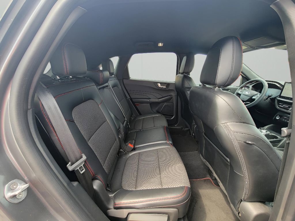 Used 2023 Ford Escape ST-Line w/ Tech Pack #1 AWD/4WD image 31