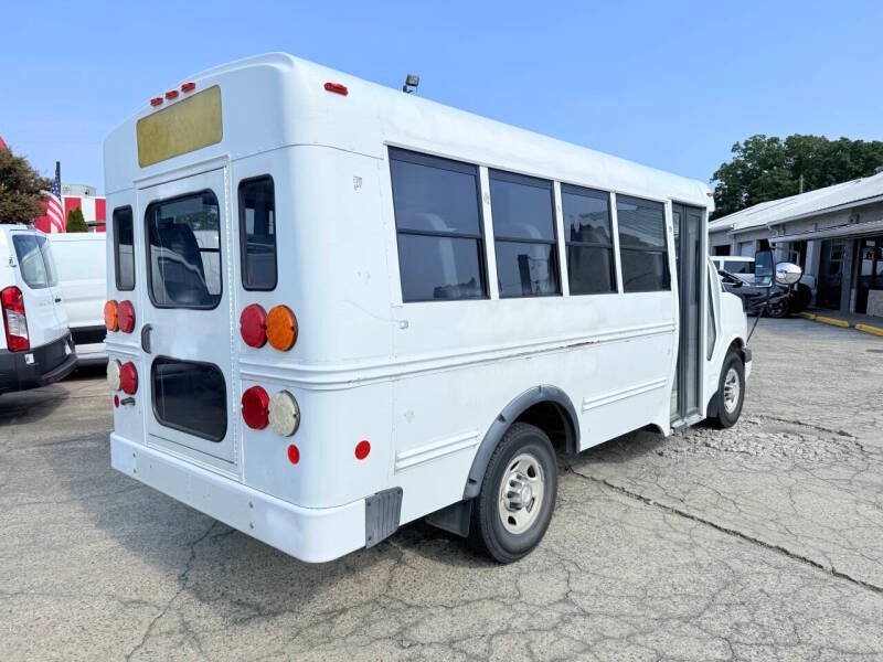 Used 2014 Chevrolet Express 3500 w/ School Bus Package RWD image 4