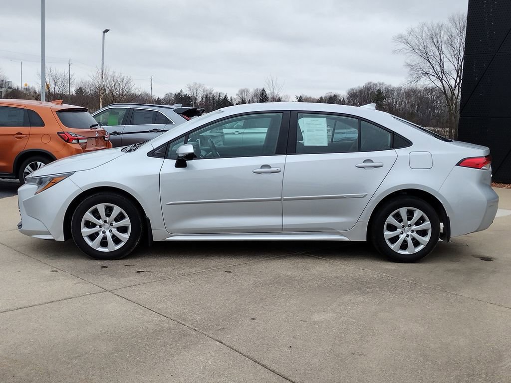 Used 2024 Toyota Corolla LE FWD image 16