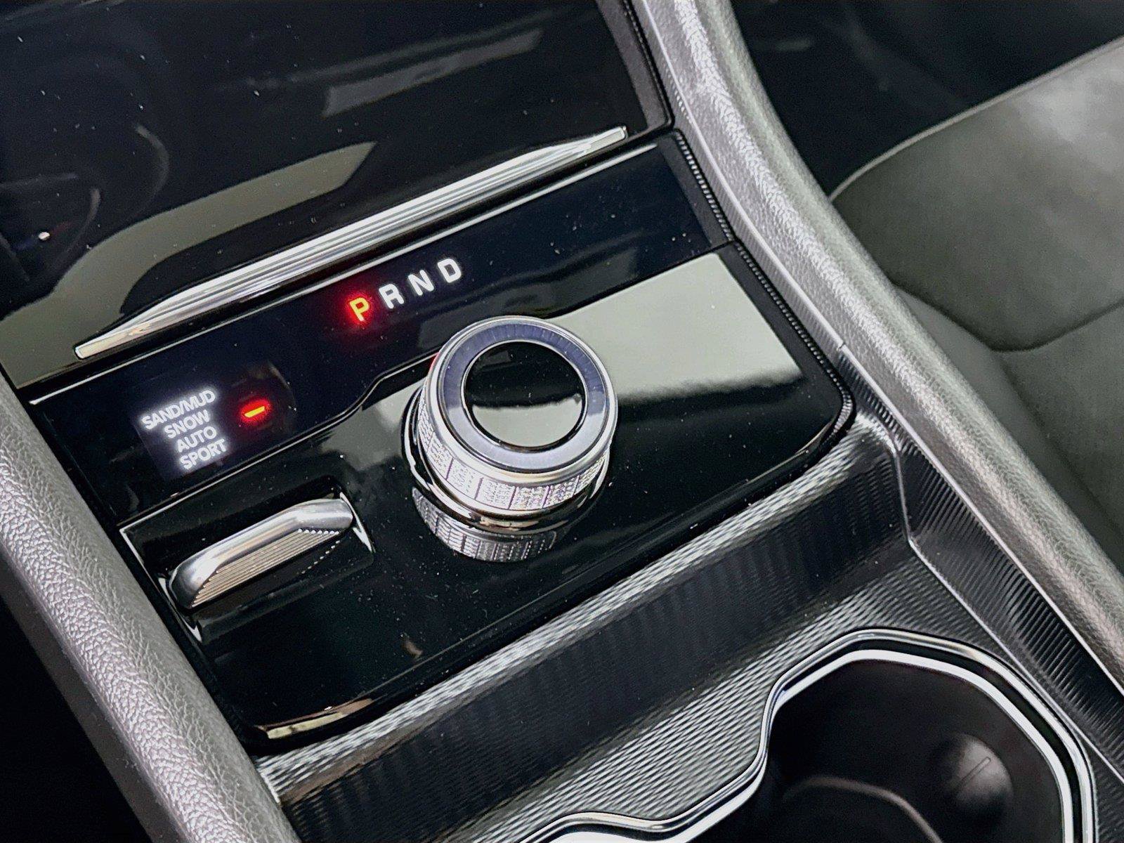 New 2027 Jeep Grand Cherokee Altitude AWD/4WD image 11
