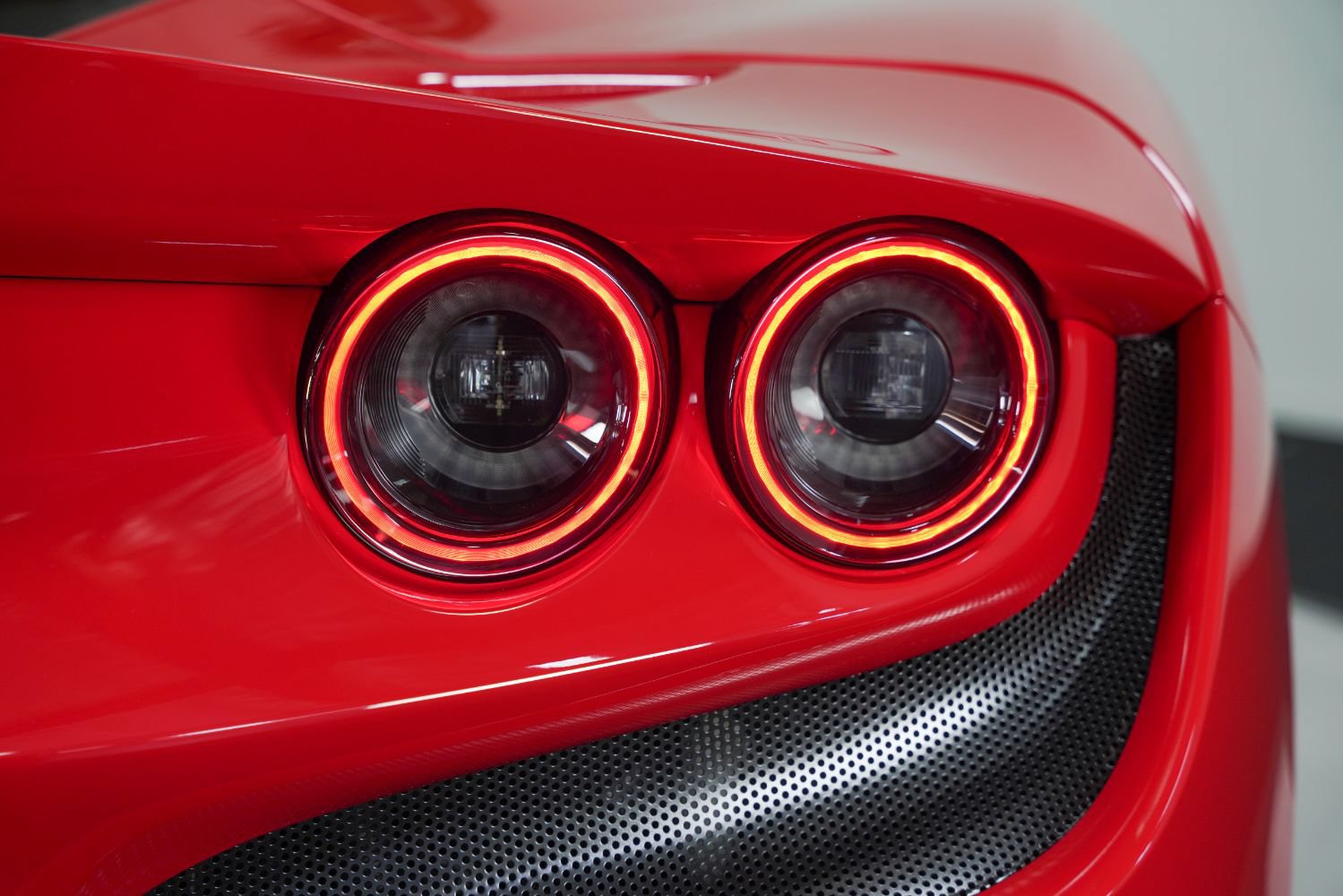 Used 2022 Ferrari F8 Tributo RWD image 23