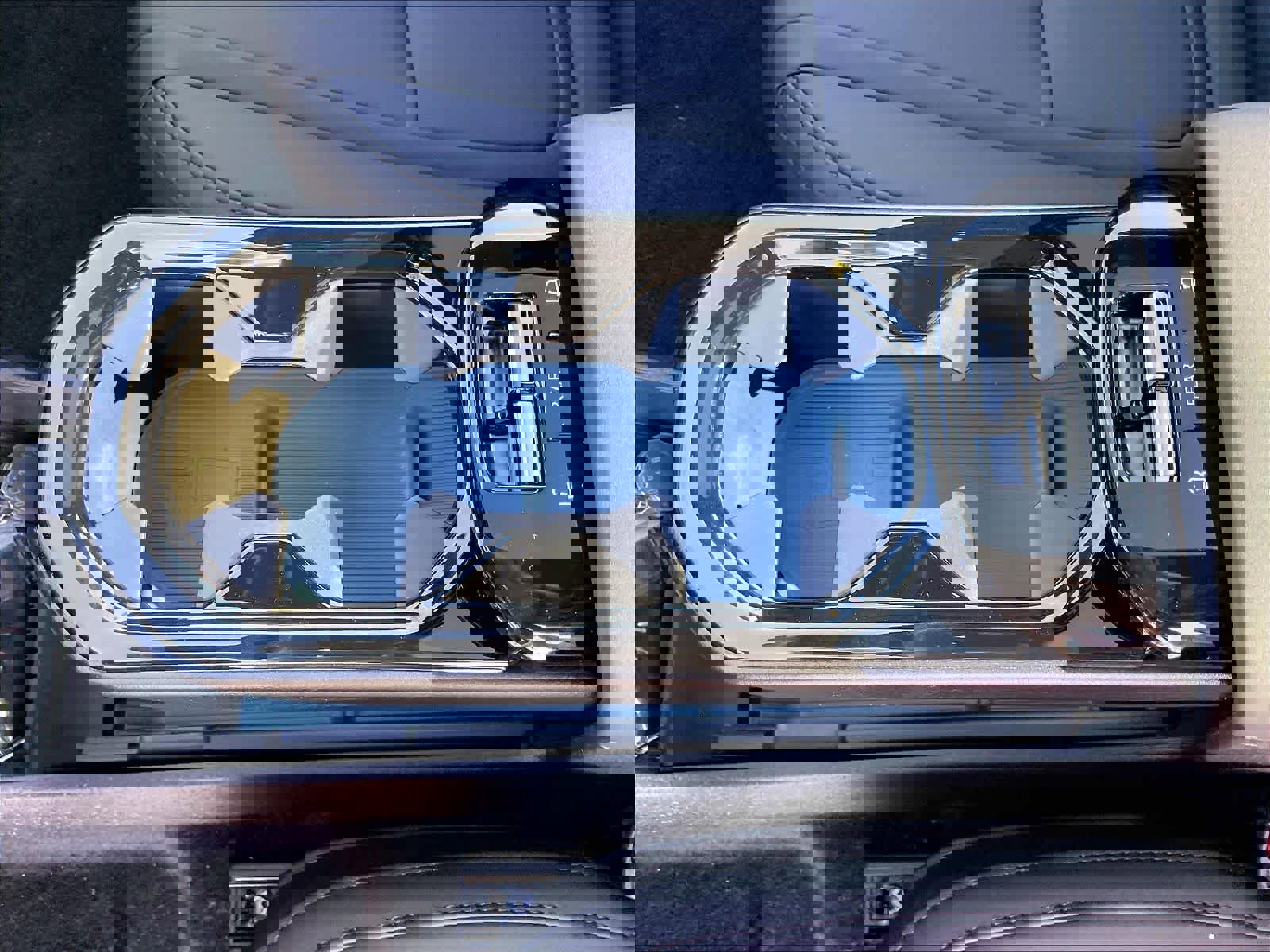 New 2026 Volvo EX30 Cross Country Ultra w/ Protection Package Premier AWD/4WD image 10