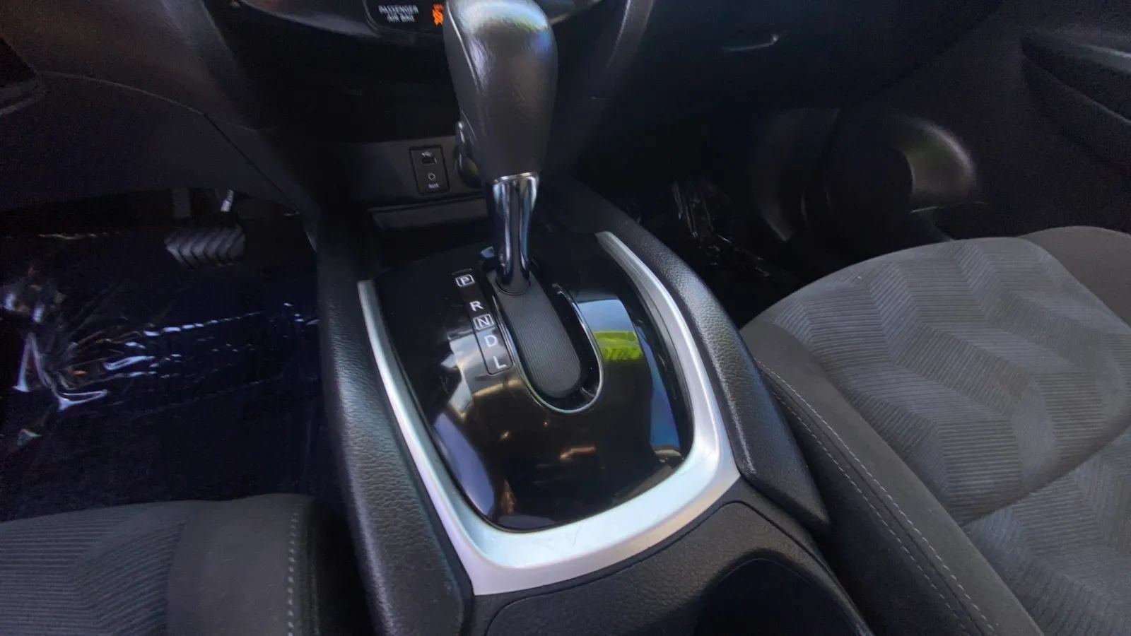 Used 2016 Nissan Rogue SV FWD image 11