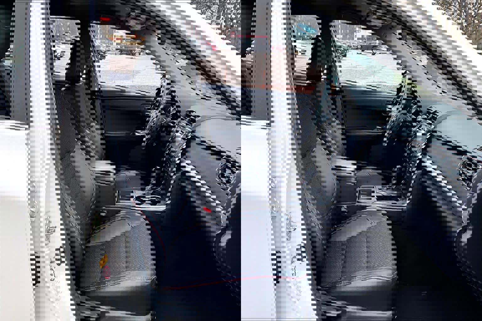 Used 2017 Toyota Camry SE image 8