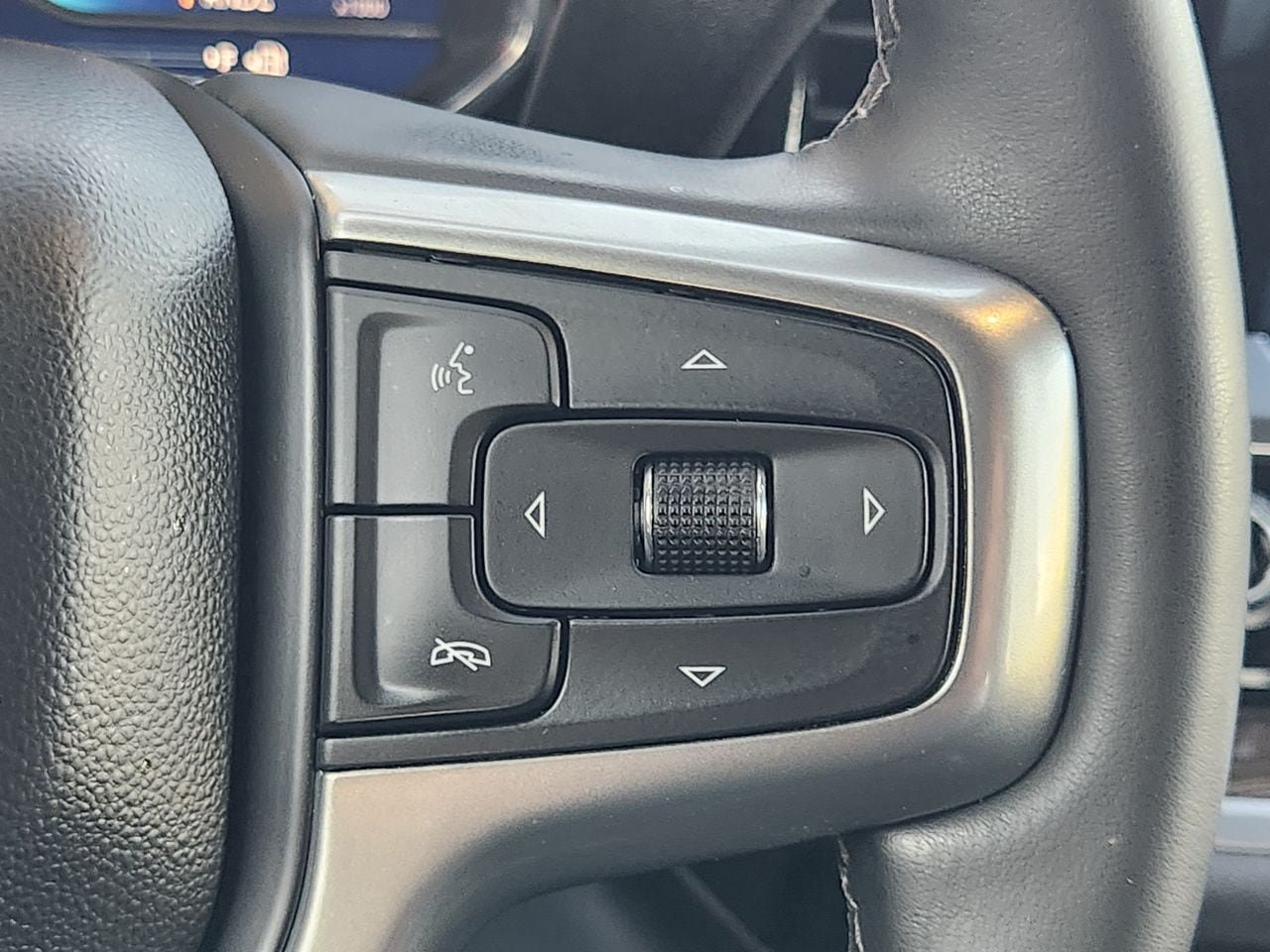 Used 2025 Chevrolet Silverado 1500 LT w/ Safety Package AWD/4WD image 27