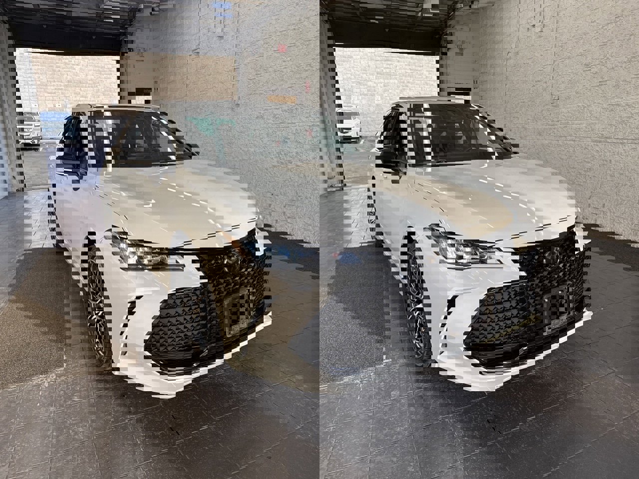 Certified 2020 Toyota Avalon XSE image 2