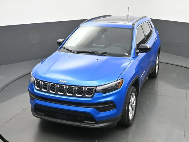 New 2025 Jeep Compass Latitude w/ Sun & Sound Group AWD/4WD image 38