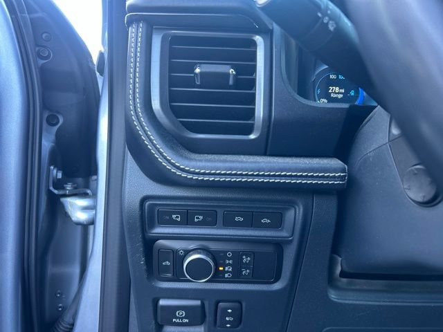 Used 2022 Ford F150 Lightning Platinum AWD/4WD image 20