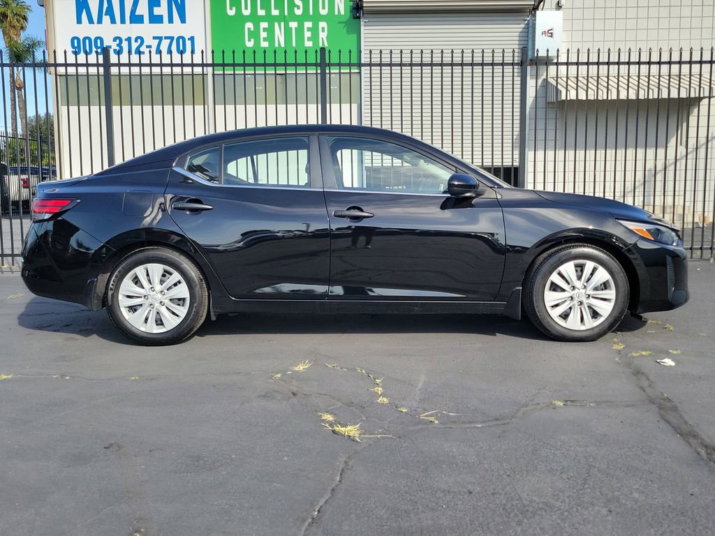 Used 2025 Nissan Sentra S FWD image 28