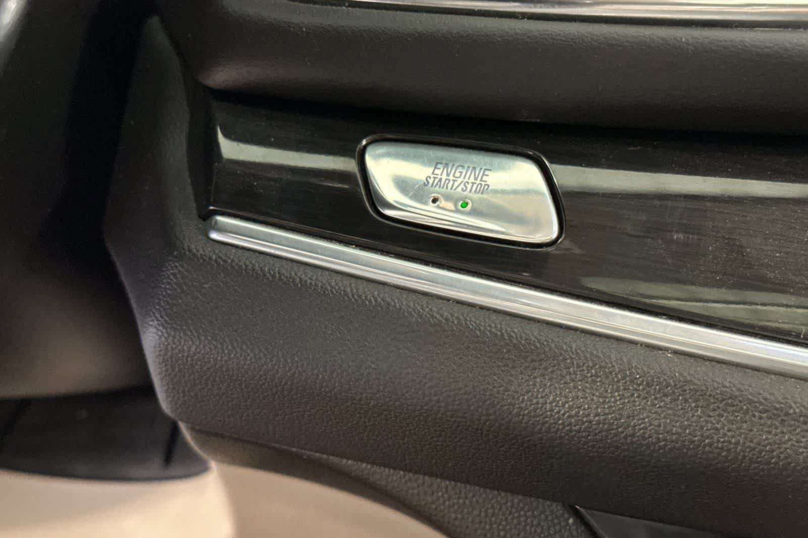 Used 2020 Buick Enclave Premium w/ Sun and Sites Package FWD image 26